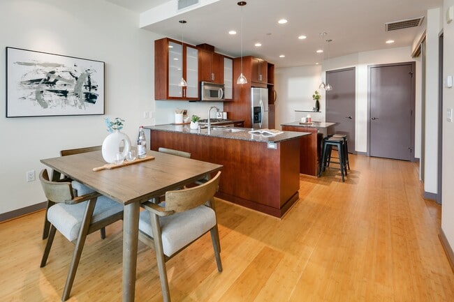 Building Photo - 2033 2nd Ave