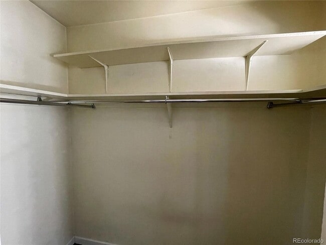 Building Photo - 2833 S Depew St