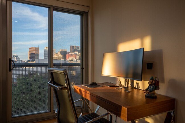 Building Photo - Stunning Corner Condo with City Views in the Heart of Gaslamp