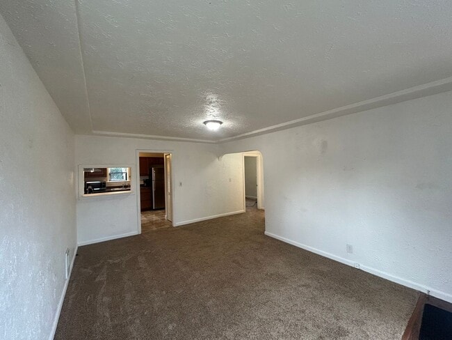 Building Photo - Great Location! 3 bed/ 1BA W/ Garage in Tacoma!