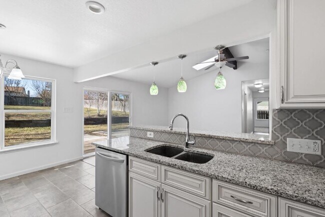 Building Photo - 1519 Gatlinburg Dr