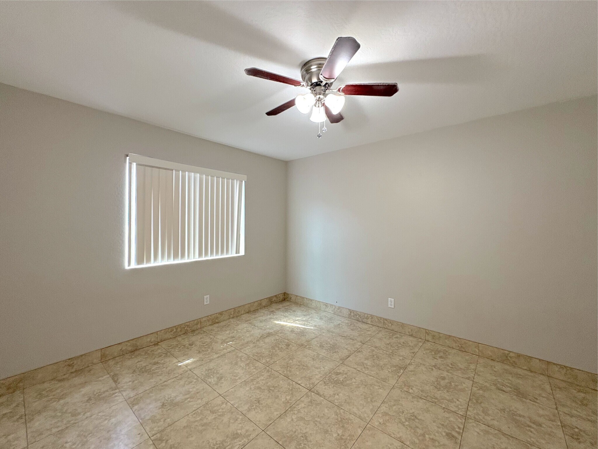 Building Photo - 2048 E Heartwood Ln