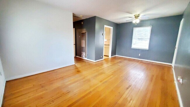 Building Photo - 4427 Jefferson St