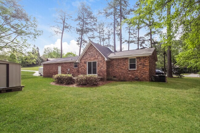 Building Photo - 101 Serpentine Rd