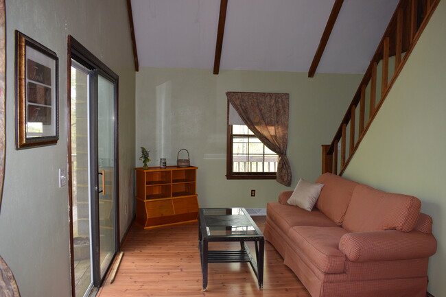 Building Photo - 220 Ridgeway Rd