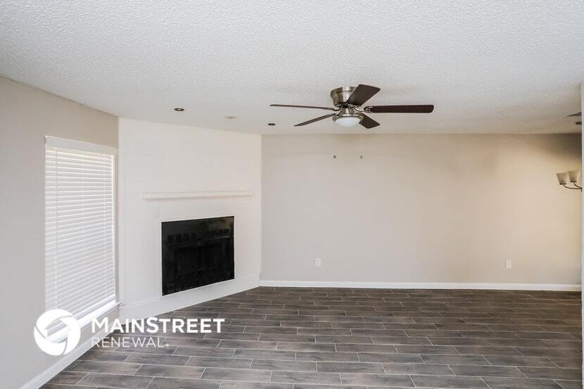 Building Photo - 10405 Kinslow Dr