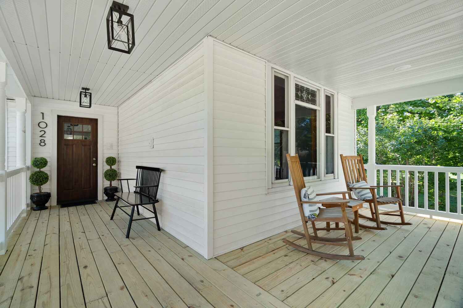 Building Photo - 1028 Porlier St