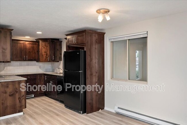 Building Photo - 2111 Brittany Ln