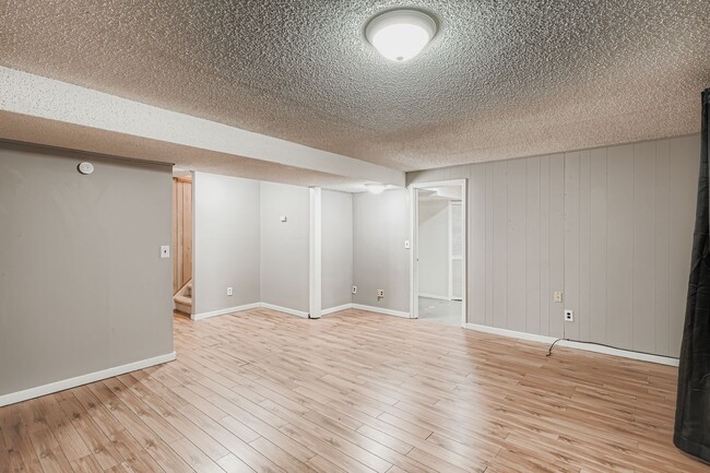 Building Photo - 8099 Miller Cir