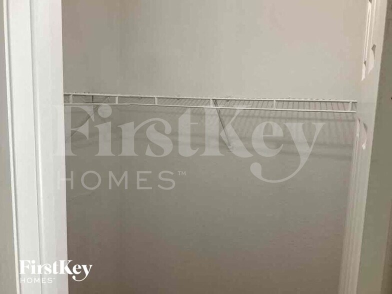 Building Photo - 820 Springview Ave NW