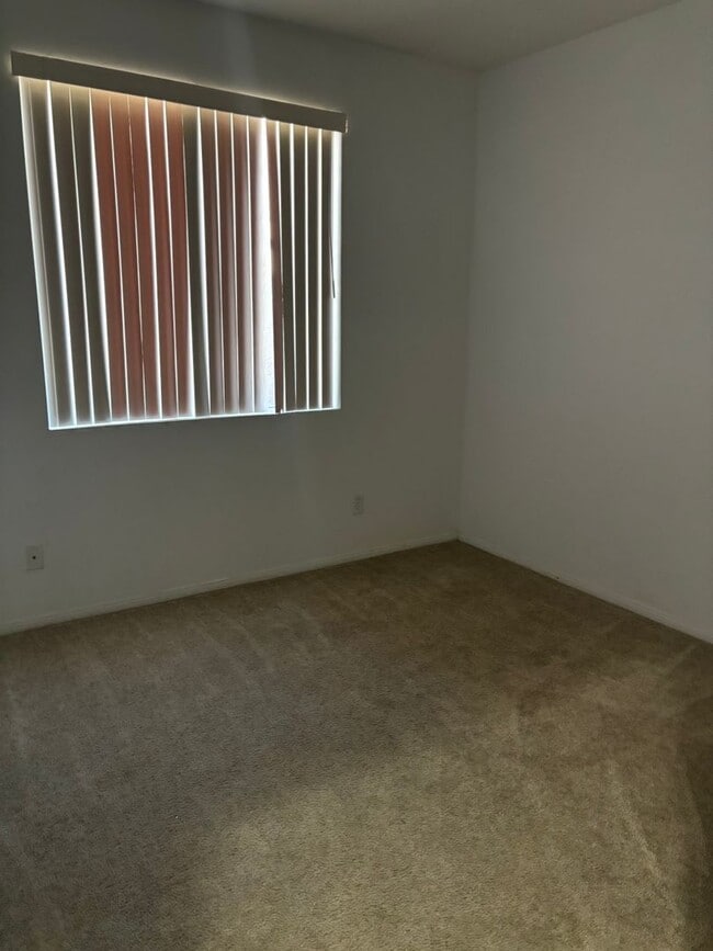 Building Photo - Wonderful single story rental in the heart of Summerlin