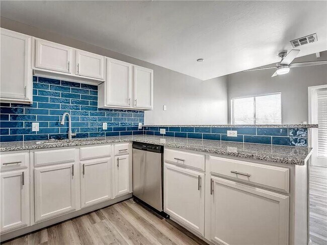 Building Photo - 1230 12th Ave SE