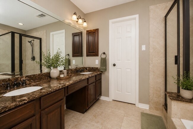 Building Photo - 12518 Dolgo Dr