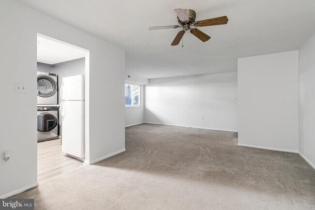 Building Photo - 11370 Cherry Hill Rd