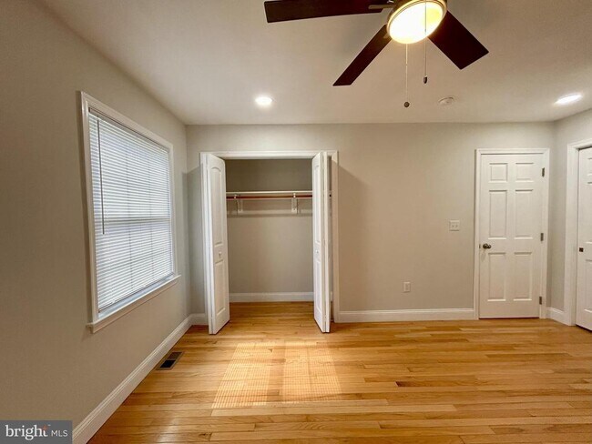 Building Photo - 3108 Waverly Dr