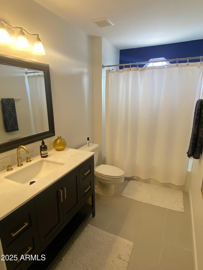 Building Photo - 3798 E Encinas Ave