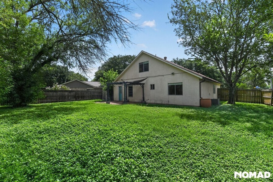 Building Photo - 14925 Moss Glen