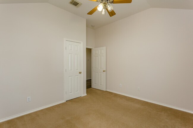 Building Photo - 21915 Rivergate Ct