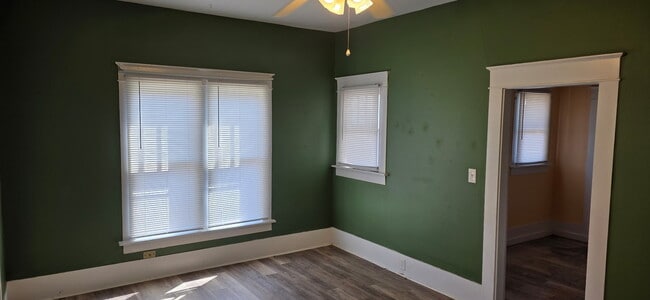 Building Photo - 514 W Main St