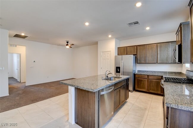 Building Photo - 664 Anemone Ln