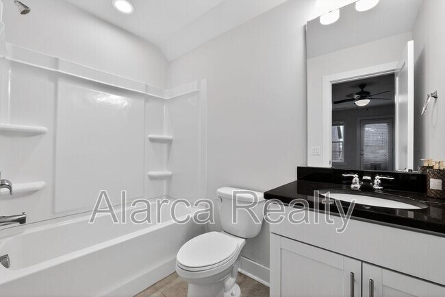 Building Photo - 2727 Grand Union Way