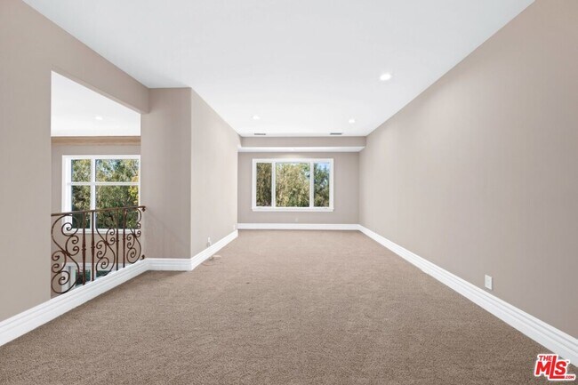 Building Photo - 11221 Briarcliff Ln