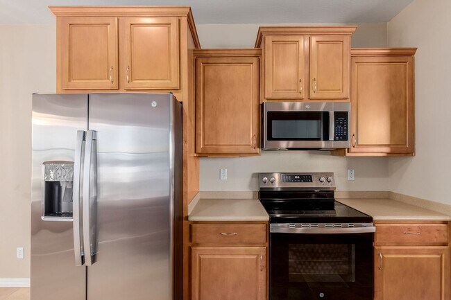 Building Photo - Gorgeous Property in 55+ Community