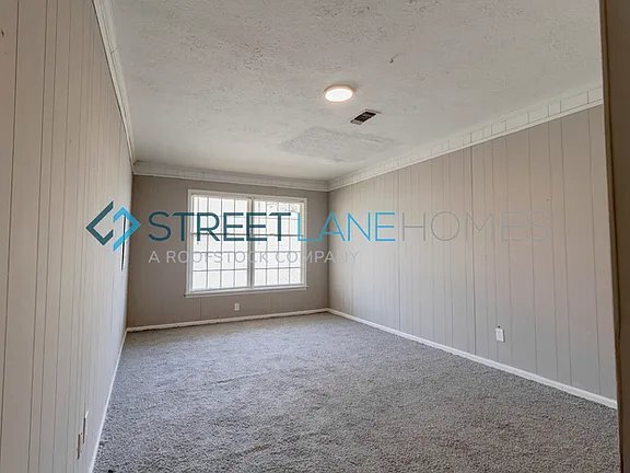Building Photo - 4059 W Oak Dr
