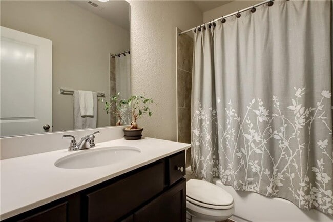 Building Photo - 18505 McKay Cove