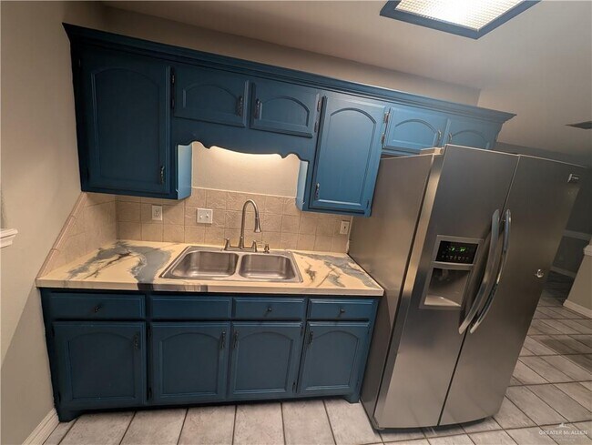 Building Photo - 19 La Cantera St
