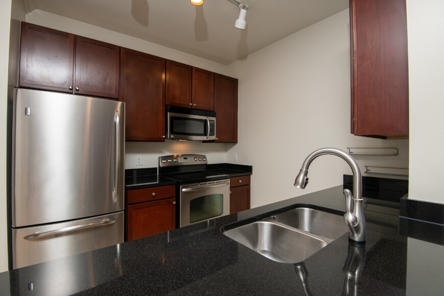 Building Photo - 1391 Pennsylvania Ave SE