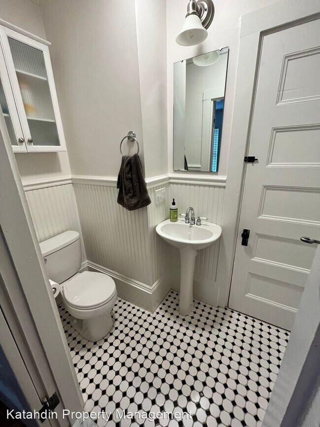 Building Photo - 3 br, 1.5 bath House - 41 Beacon Street