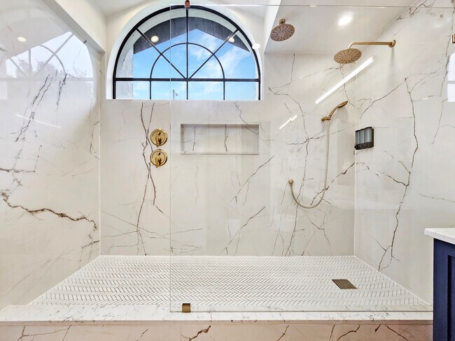 Building Photo - 11402 Suncreek Pl