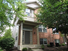 Building Photo - 493 Conservatory Ln