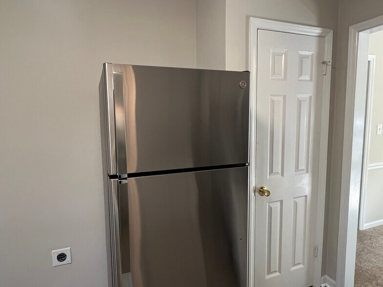 Building Photo - 2703 Byerly Dr N