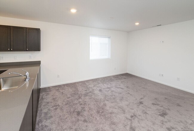 Building Photo - Brand New Home - 3bdrm 2.5ba - The Reserve in the Pines - La Pine, OR
