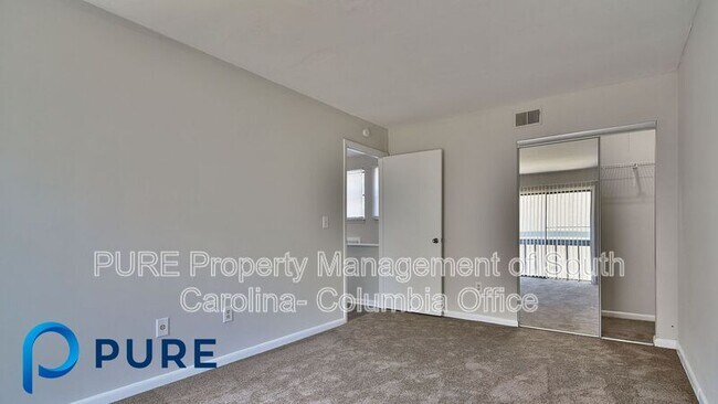 Building Photo - 521 Hickory Hill Dr