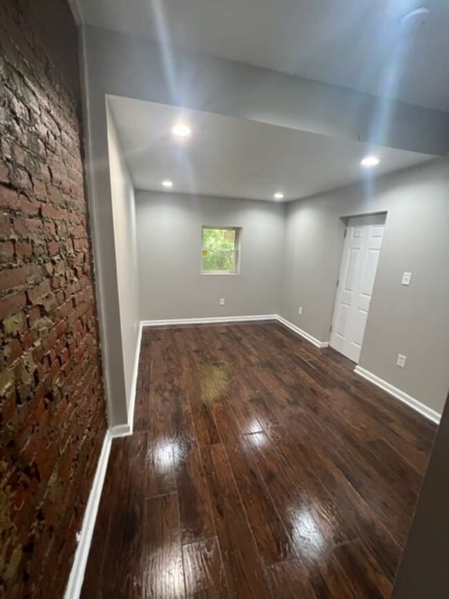 Building Photo - Gorgeous 3-Bedroom, 3-Bath Home in East Kensington – Newly Renovated!