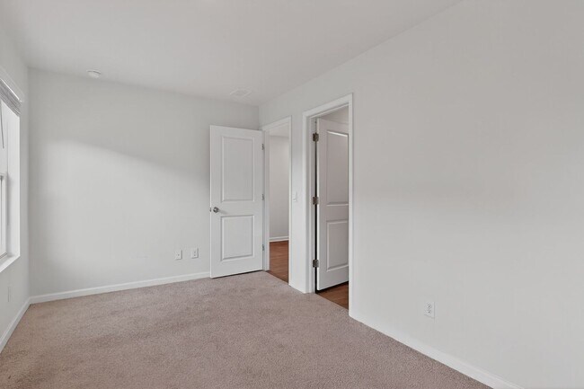 Building Photo - 127 Birch Cir