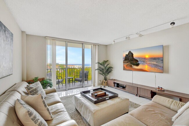 Building Photo - 2121 N Ocean Blvd