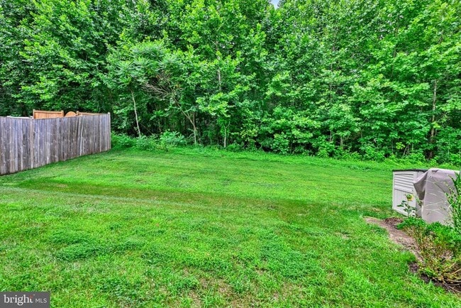 Building Photo - 713 English Ivy Way