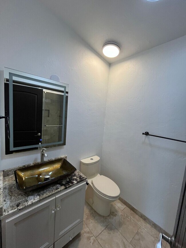 Building Photo - Gorgeous fully remodeled centrally located 3 bedroom home.