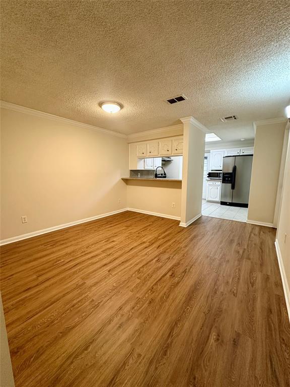 Building Photo - 10730 Briar Forest Dr