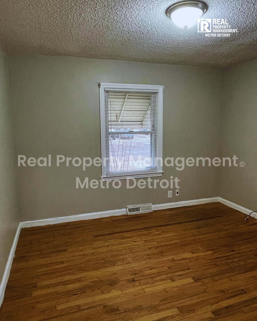 Building Photo - 2023 Ardmore Dr