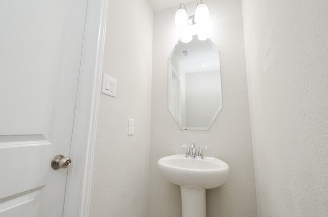 Building Photo - 4503 Stolz Trail