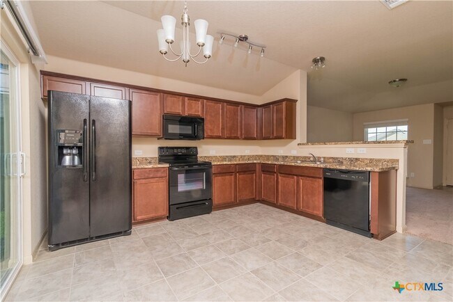 Building Photo - 132 Talon Dr