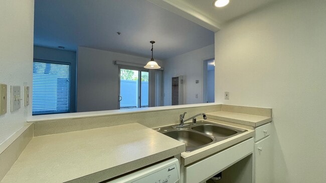 Building Photo - 3053 S Higuera St