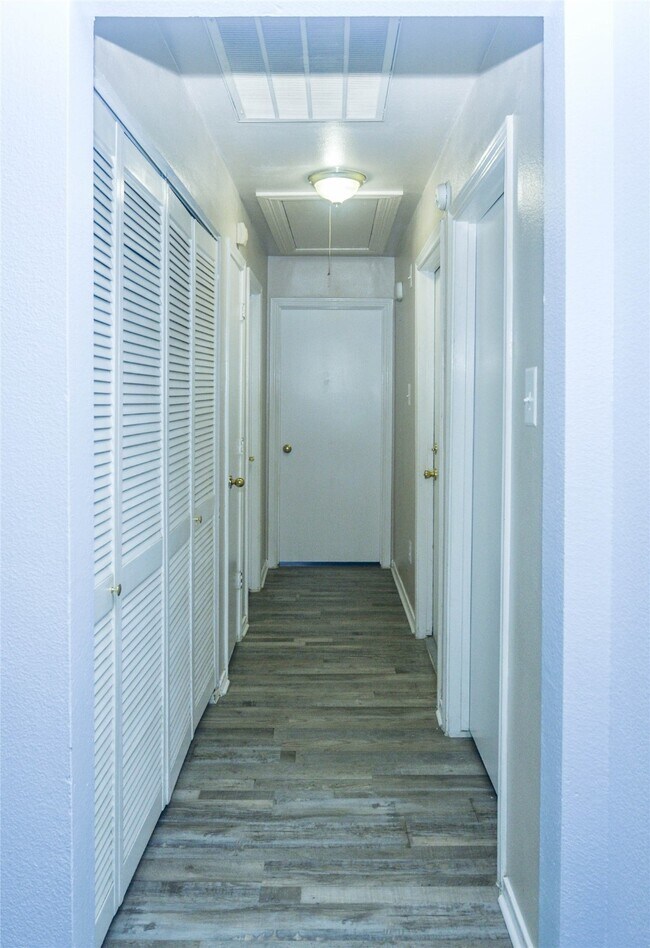 Building Photo - 17902 Autumn Hills Dr