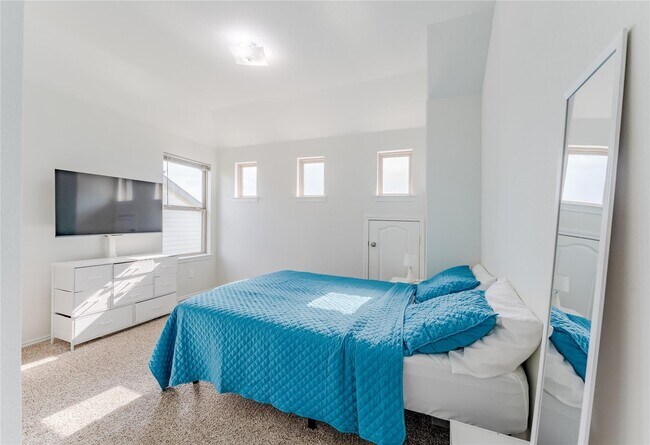 Building Photo - 8327 Threadfin Wy