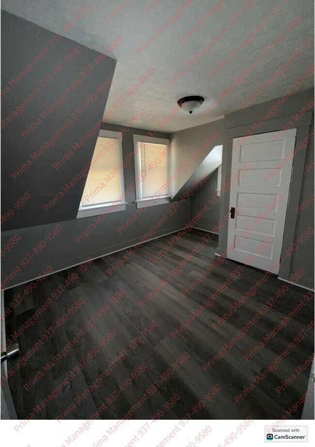 Building Photo - Great 3 bed 1 bath with large space recently updated near Cleveland Park